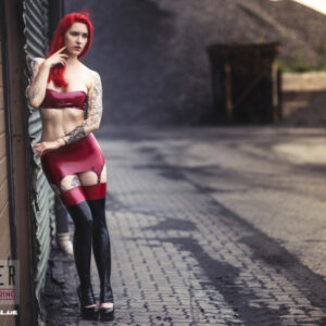 Latex Straps Minirock 'Cherry' - Macinger