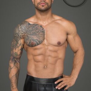 Shorts aus Powerwetlook und 3D-Netz