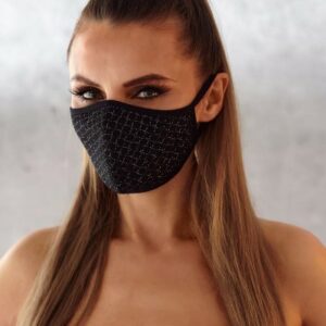 schwarze Gesichtsmaske mit silbernen Fäden