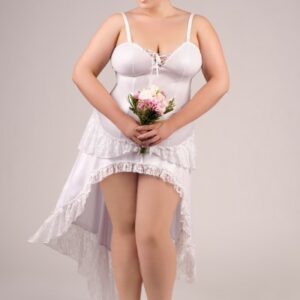 Langes Wetlook-Kleid mit Spitze