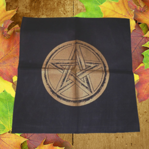 Altartuch mit goldenem Pentagramm