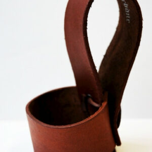 Hornhalter aus Leder